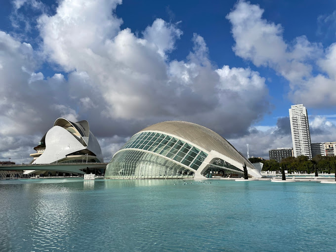 1. شهر هنر و علم (Ciudad de las Artes y las Ciencias)