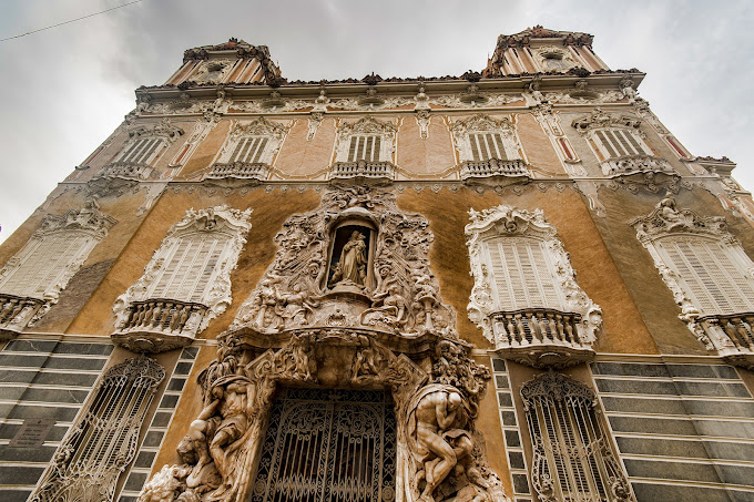 5. موزه ملی هنر دوازدهم (Museo Nacional de Ceramica y de las Artes Suntuarias Gonzalez Marti)