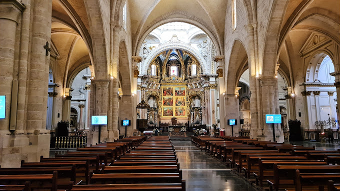 15. کاتدرائی والنسیا (Catedral de Valencia)