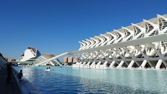 1. شهر هنر و علم (Ciudad de las Artes y las Ciencias)