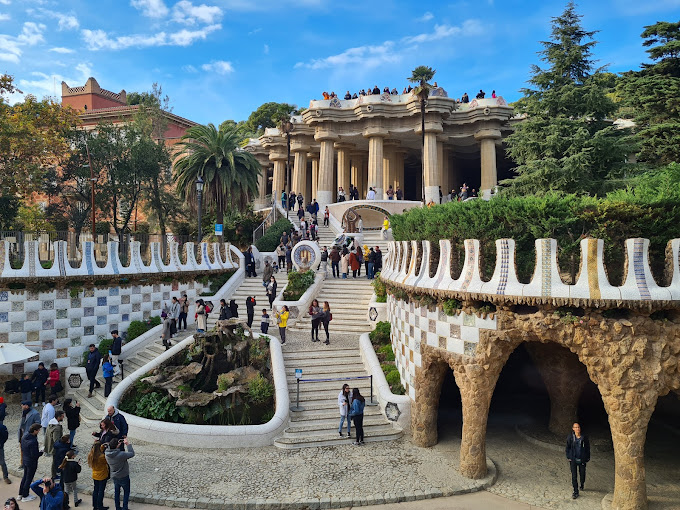 1. پارک گوئل (Park Guell):