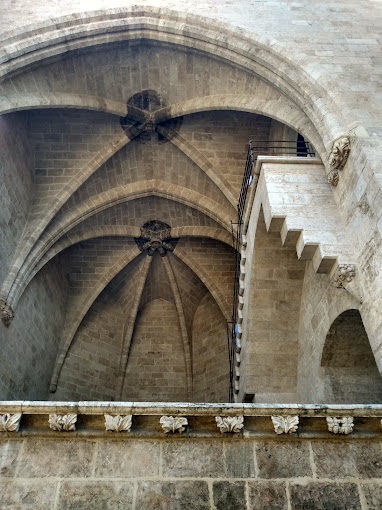 3. دروازه شاهان (Torres de Serranos)