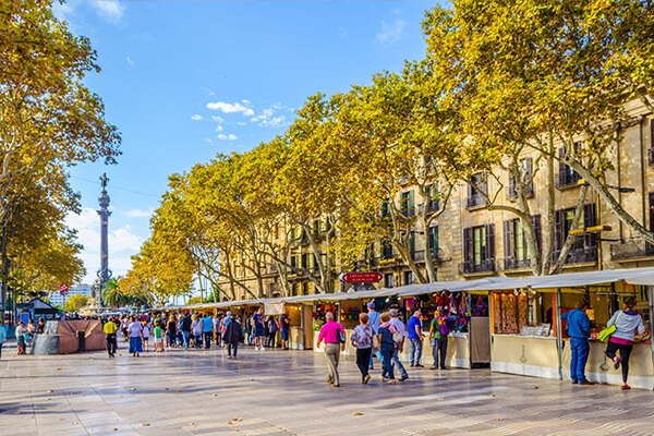 8. خیابان رامبلا (La Rambla) :