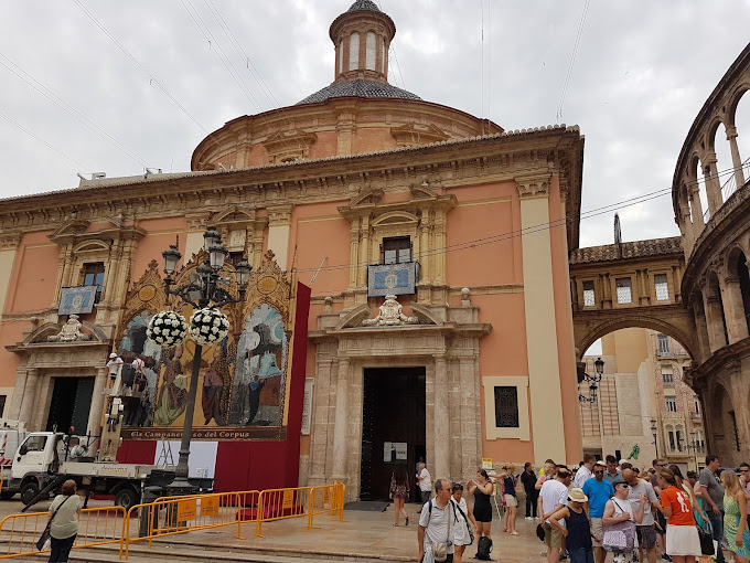 9. پلاس دل آیین (Plaza del Ayuntamiento)