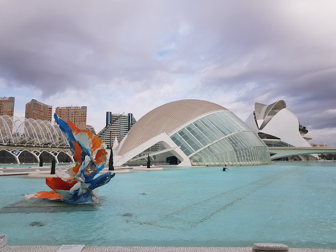 1. شهر هنر و علم (Ciudad de las Artes y las Ciencias)