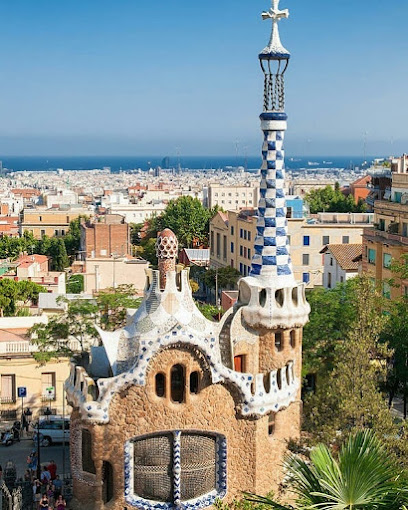 1. پارک گوئل (Park Guell):