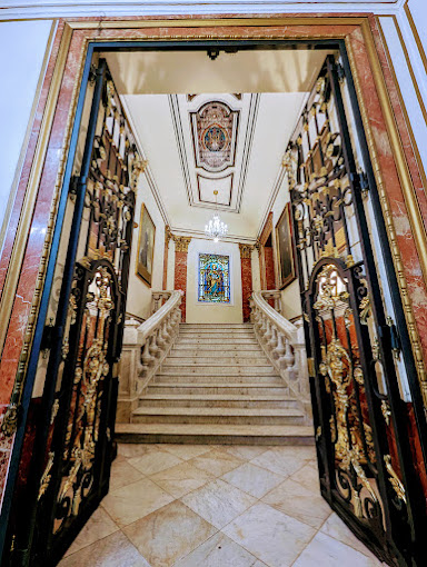 2. کلیسای سنتا ماریا (Basilica de la Virgen de los Desamparados)