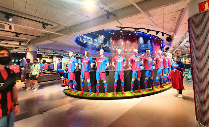 9. موزه فوتبال بارسلونا (FC Barcelona Museum):