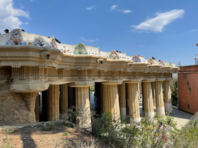 1. پارک گوئل (Park Guell):