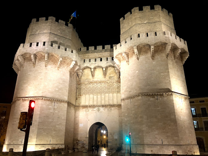 3. دروازه شاهان (Torres de Serranos)