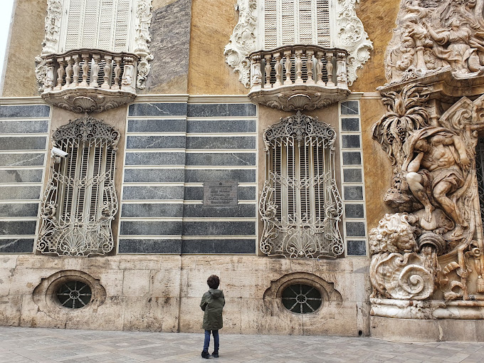 5. موزه ملی هنر دوازدهم (Museo Nacional de Ceramica y de las Artes Suntuarias Gonzalez Marti)